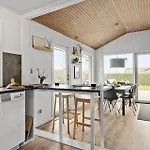 2 Bedroom Awesome In Σπίτι διακοπών