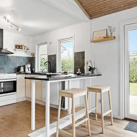 2 Bedroom Awesome In Vakantiehuis