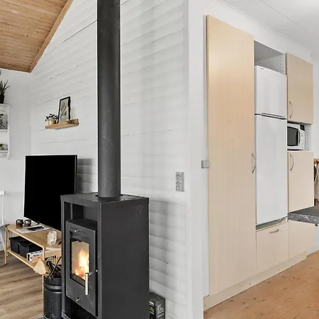 2 Bedroom Awesome In Vakantiehuis *