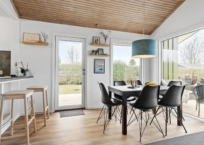 2 Bedroom Awesome In *