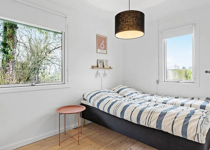 펜션 2 Bedroom Awesome In