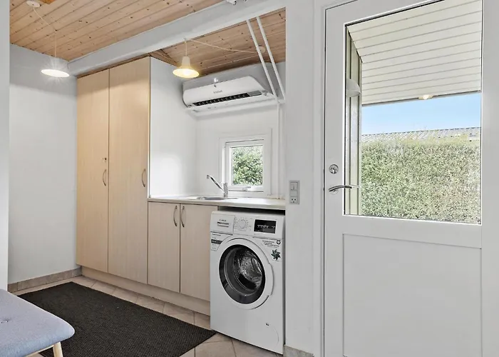 2 Bedroom Awesome In 펜션 *